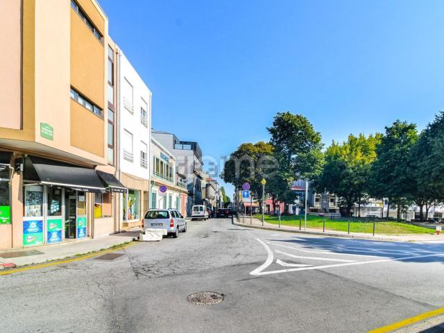 Loja alugar em Porto, Lordelo Do Ouro