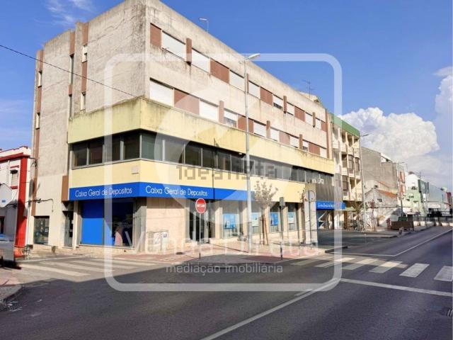 Loja venda em Baixa da Banheira e Vale da Amoreira, Moita