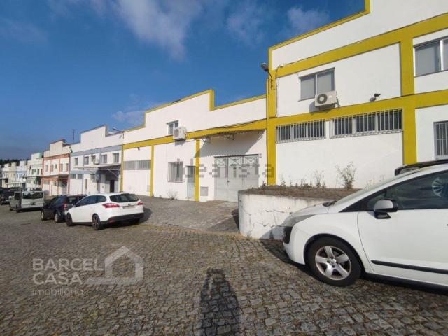 Armazém alugar em Vila Frescainha (São Pedro), Arcozelo