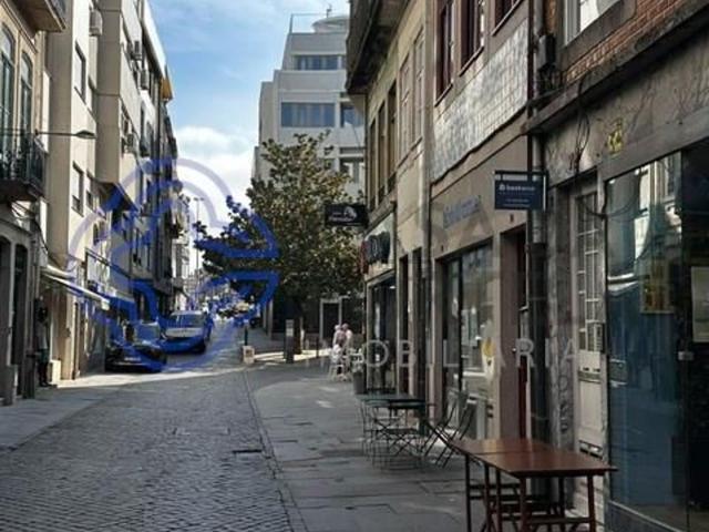 Loja venda em Conjunto Urbano da Ribeira, Porto