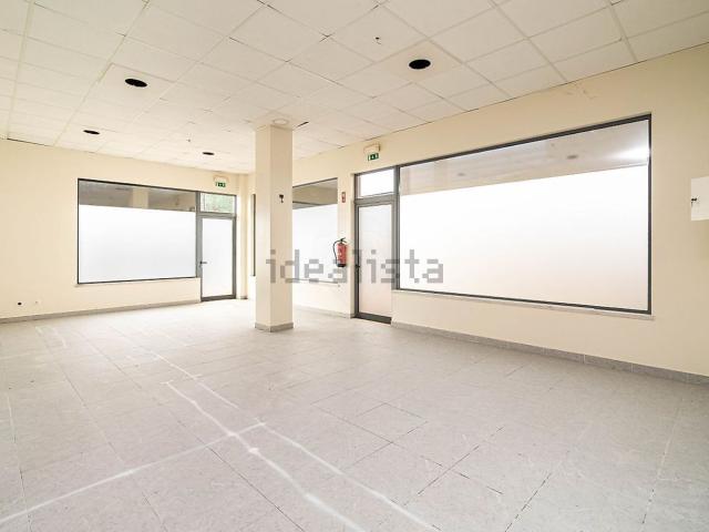 Loja venda em Quatro Estradas, Portimão