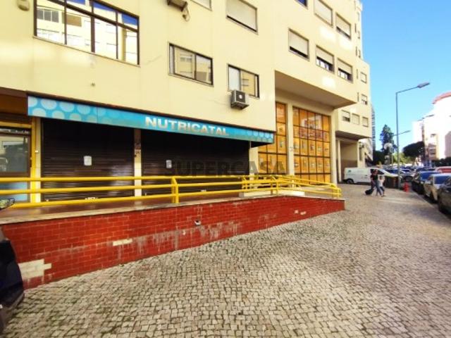 Armazém venda em Lisboa