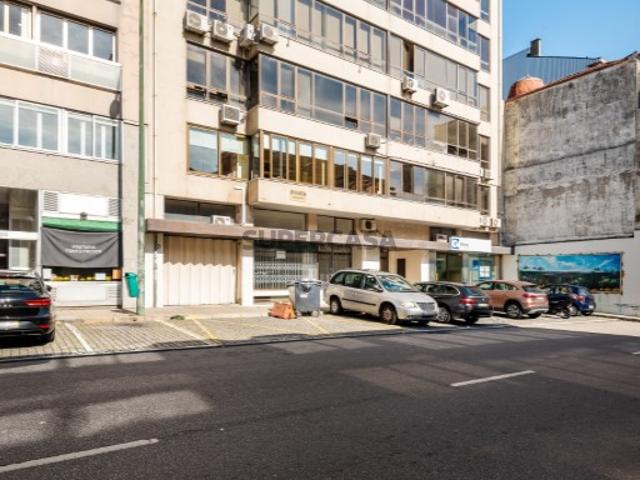 Armazém venda em Porto, Cedofeita