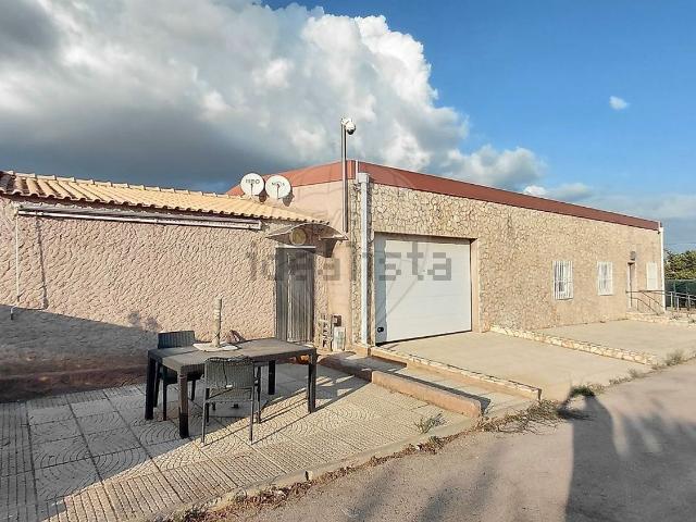 Armazém alugar em Albufeira e Olhos de Água, Albufeira