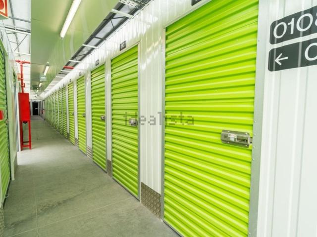 Armazém alugar em Porto