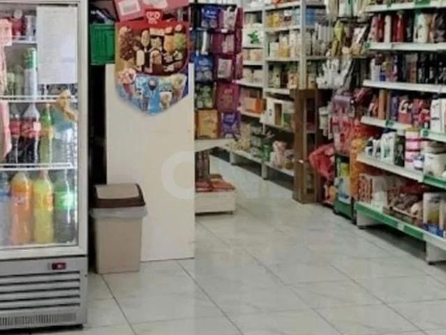 Loja venda em Pinheiro de Loures, Santiago Dos Velhos