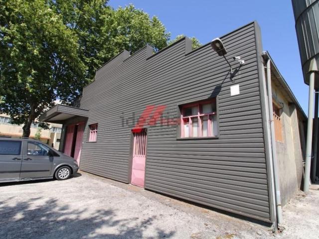Armazém alugar em Bougado (São Martinho e Santiago), Trofa