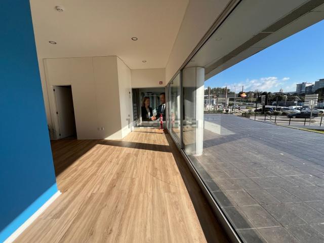 Loja alugar em Bougado (São Martinho e Santiago), Trofa