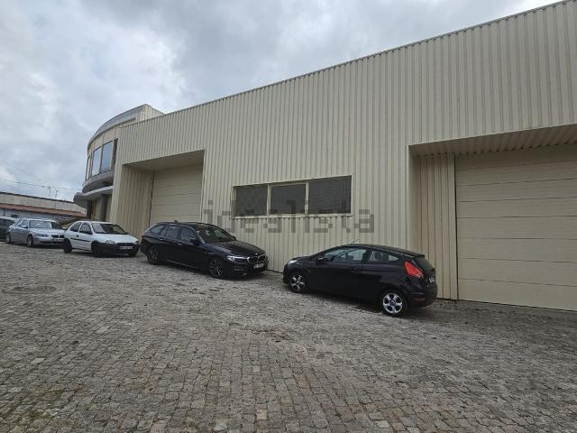 Armazém venda em Bougado (São Martinho e Santiago), Trofa