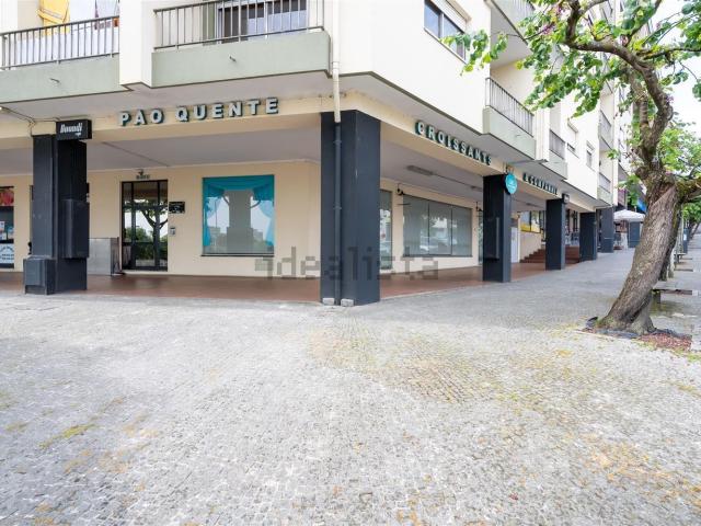 Armazém venda em Bougado (São Martinho e Santiago), Trofa
