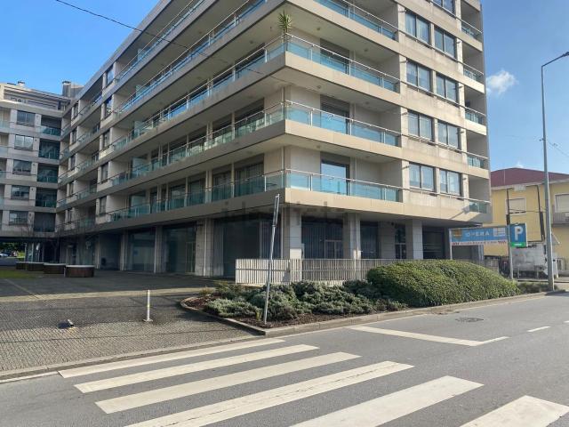 Loja alugar em Bougado (São Martinho e Santiago), Trofa