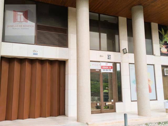 Ponto Comercial alugar em São Domingos De Benfica, São Domingos de Benfica