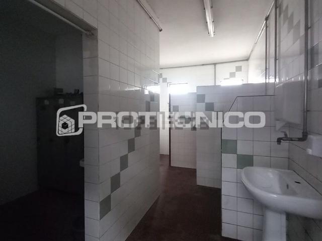 Armazém alugar em Aveiro
