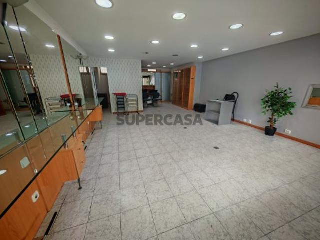 Armazém venda em Almada, Setúbal
