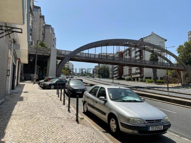 Armazém venda em Lisboa