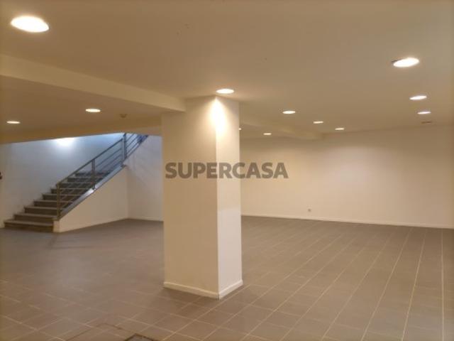 Armazém venda em Nossa Senhora do Pópulo, Coto e São Gregório, Caldas da Rainha