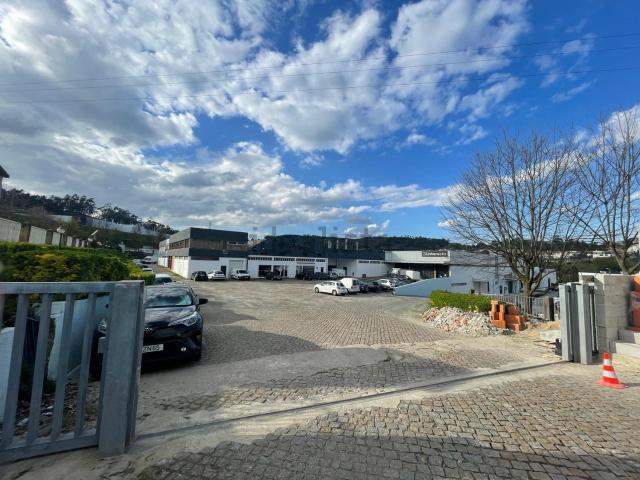 Armazém alugar em Caldas de Vizela (São Miguel e São João), Vizela