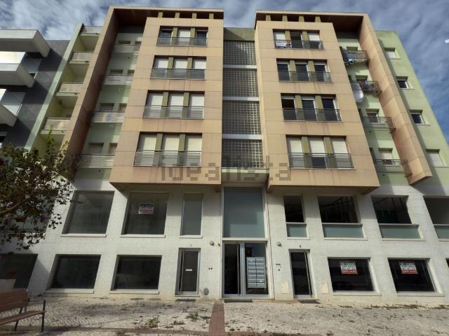 Loja venda em Quinta de Marvila, Santiago Dos Velhos