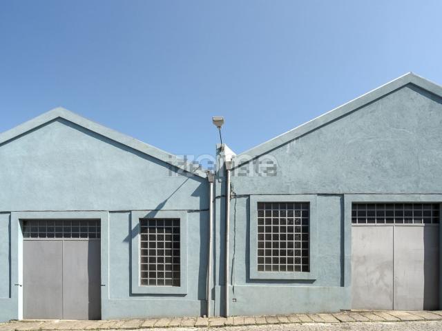 Armazém alugar em Porto
