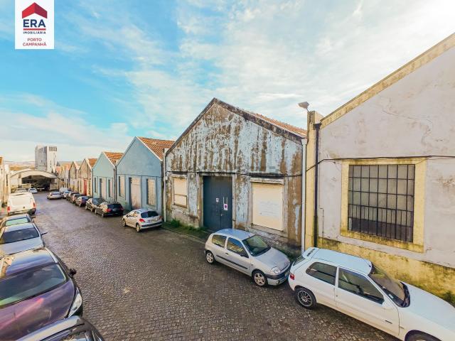 Armazém venda em Porto