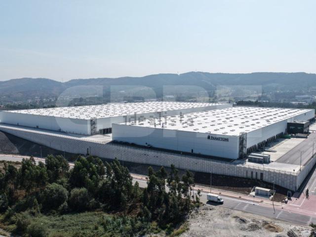 Armazém alugar em Valongo, Porto
