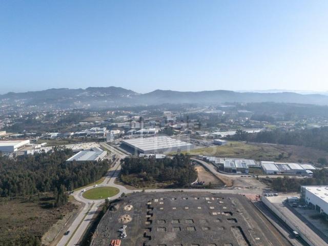 Armazém alugar em Valongo, Porto