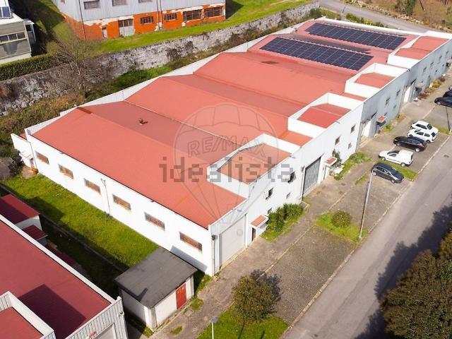 Armazém venda em Além da Veiga, Póvoa De Lanhoso
