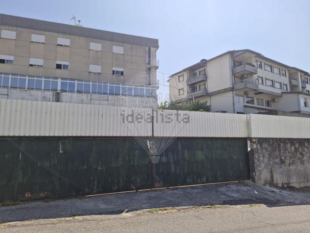 Armazém venda em Candoso São Tiago e Mascotelos, Guimarães