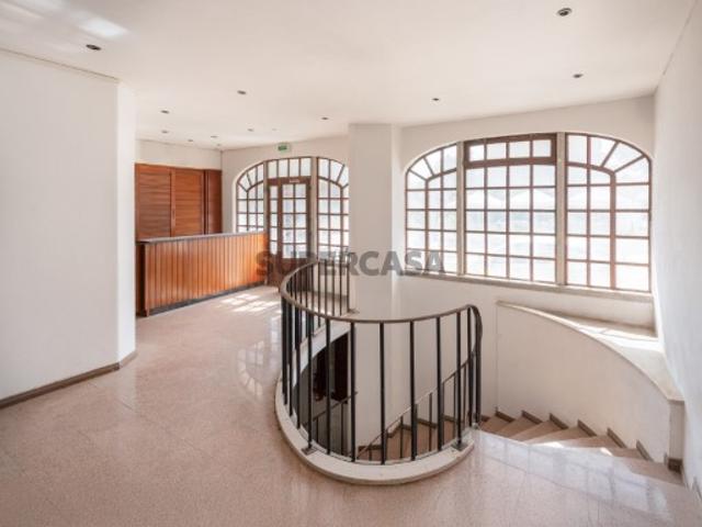 Armazém venda em Quinta da Corriola, Cascais