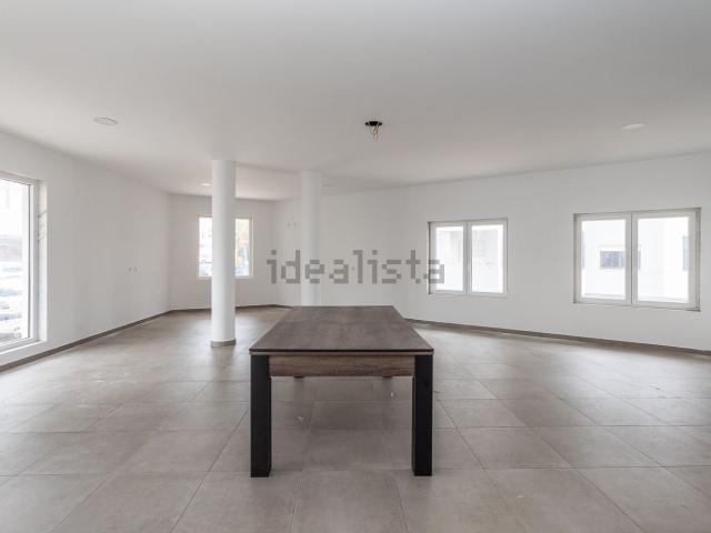 Loja venda em Núcleo Urbano Histórico de Queijas, Oeiras