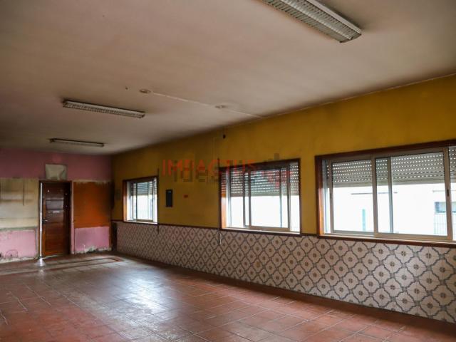 Ponto Comercial alugar em Maia, Avioso (Santa Maria)
