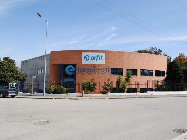 Armazém alugar em Campa do Preto, Barca