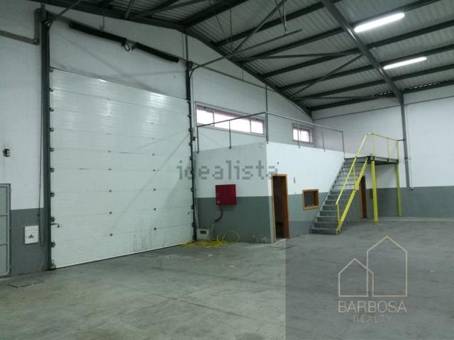 Armazém alugar em Maia, Barca