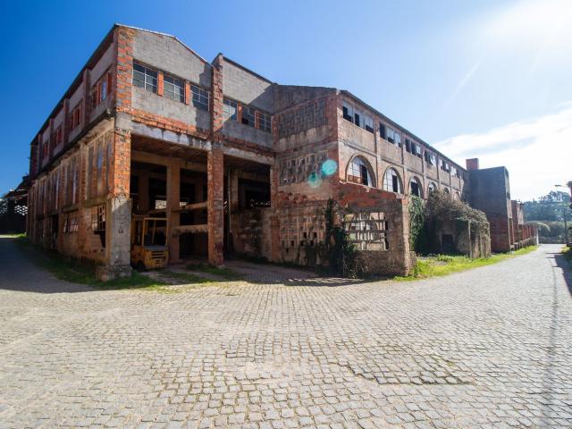Armazém venda em Ourém, Santarém