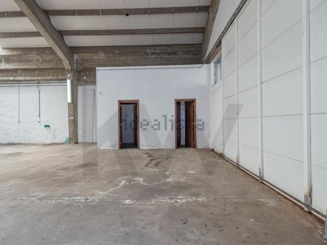 Armazém alugar em Carvalhido, Porto
