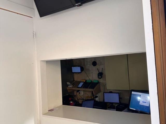 Armazém alugar em Porto, Cedofeita