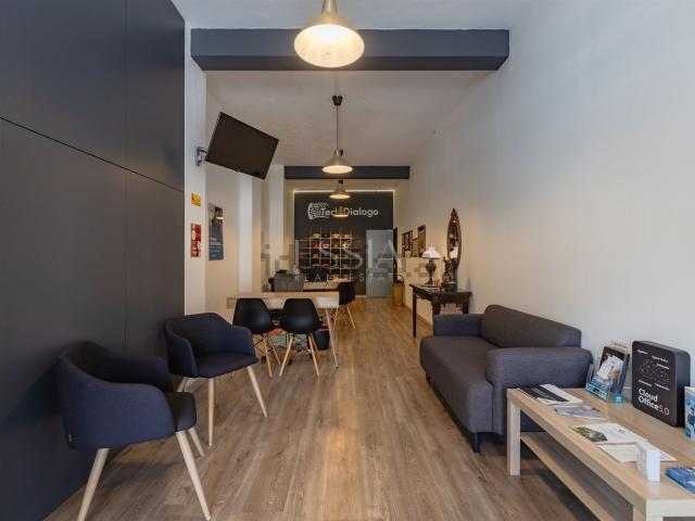 Loja venda em Ramada Alta, Porto