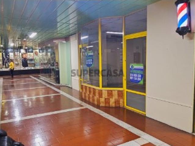 Armazém venda em Seixal, Setúbal
