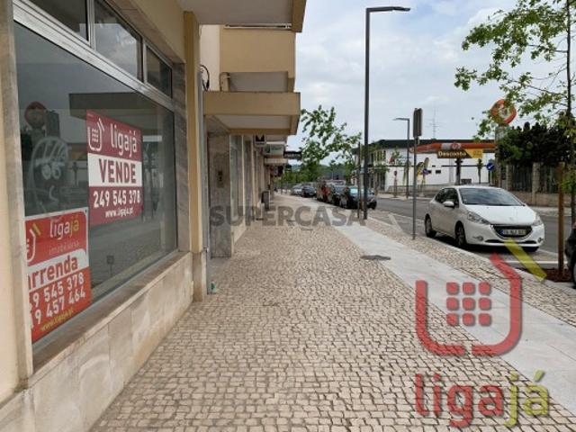 Armazém venda em Ourém, Santarém