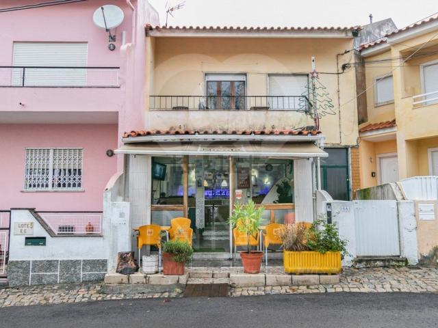 Ponto Comercial venda em Estoril, Bairro de Santo António