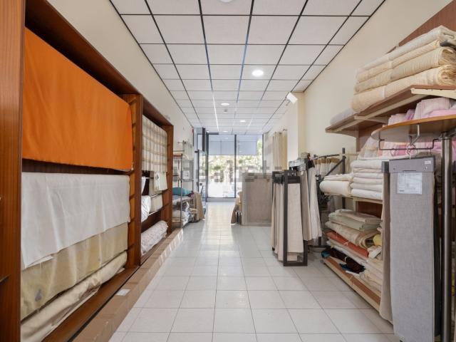 Loja venda em Quarteira, Loulé