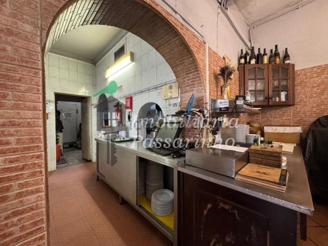 Loja alugar em Vale Linhoso, Charneca Da Caparica