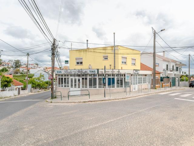 Loja alugar em Almada, Setúbal