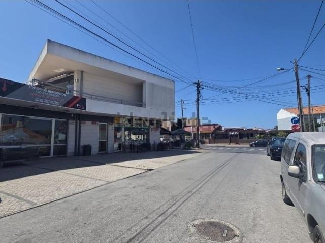 Loja venda em Marco Cabaço, Almada