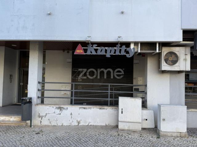 Loja venda em Quinta do Bom Retiro, Almada