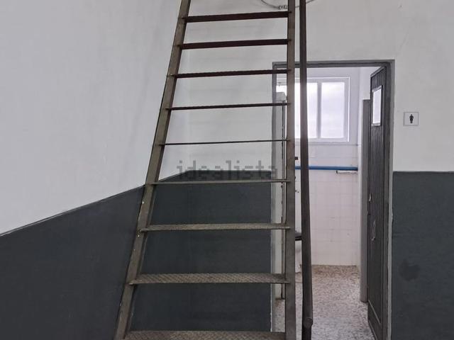 Armazém alugar em Vermoim, Gueifães