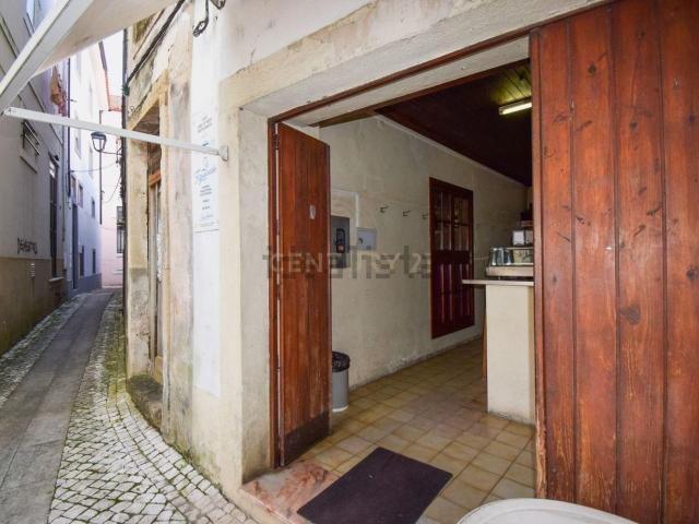 Loja alugar em Coimbrã, Sé Nova
