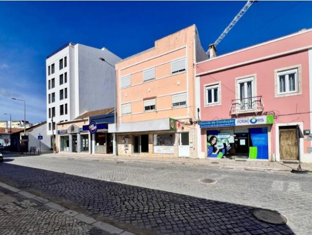 Loja alugar em Bairro Ferroviário, Barreiro