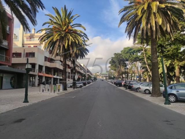 Loja venda em Santo António do Estoril, Cascais