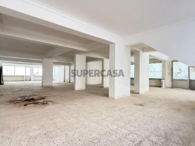 Armazém venda em Lisboa
